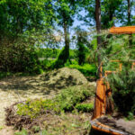 Poplar trunks grinding machine to become chip chipper blowing tree branches cut