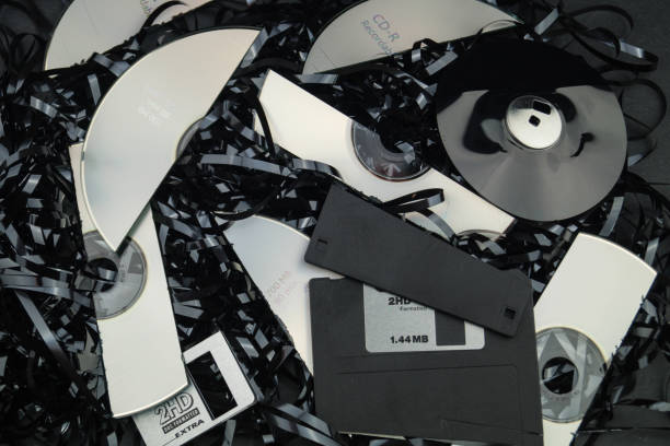 CD, Datasette, Diskette etc...alte Akten müssen vernichtet werden